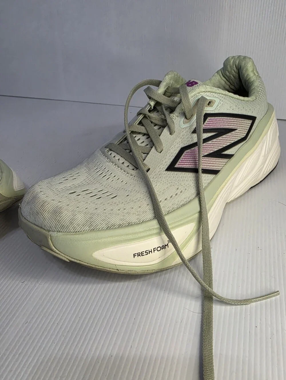 New Balance Women's Fresh Foam X More v5 running shoes Size 8.5 D